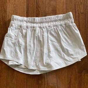 white lululemon skort